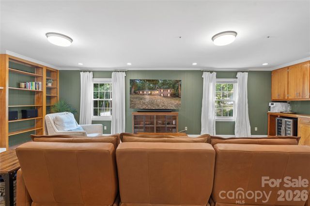 1800 Lumarka Drive, Charlotte, NC 28212