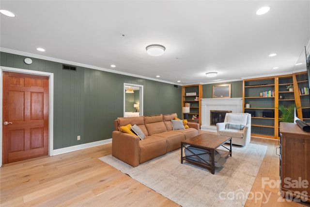 1800 Lumarka Drive, Charlotte, NC 28212