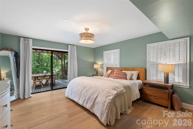 1800 Lumarka Drive, Charlotte, NC 28212