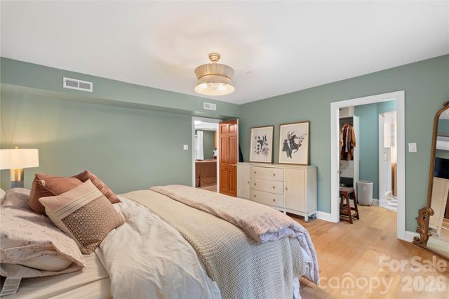 1800 Lumarka Drive, Charlotte, NC 28212