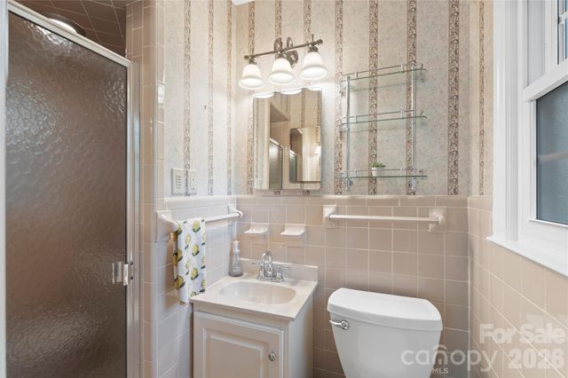 1800 Lumarka Drive, Charlotte, NC 28212