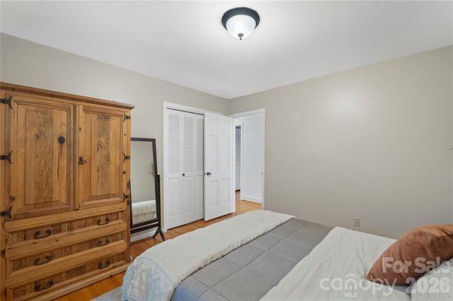1800 Lumarka Drive, Charlotte, NC 28212