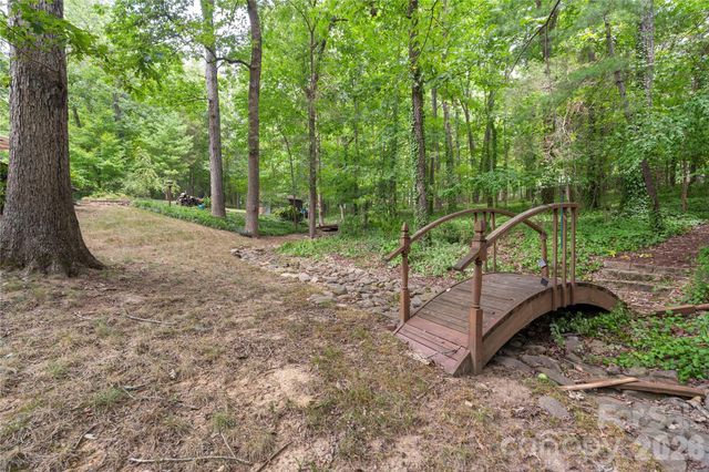 1800 Lumarka Drive, Charlotte, NC 28212