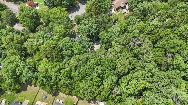 1800 Lumarka Drive, Charlotte, NC 28212