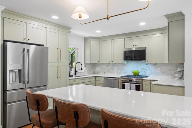1800 Lumarka Drive, Charlotte, NC 28212