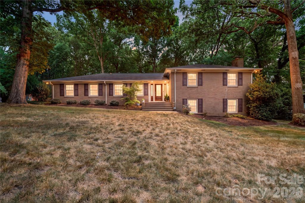 1800 Lumarka Drive, Charlotte, NC 28212