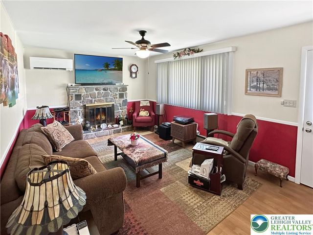 7537 Lake Shore Drive, Tobyhanna Twp, PA 18347