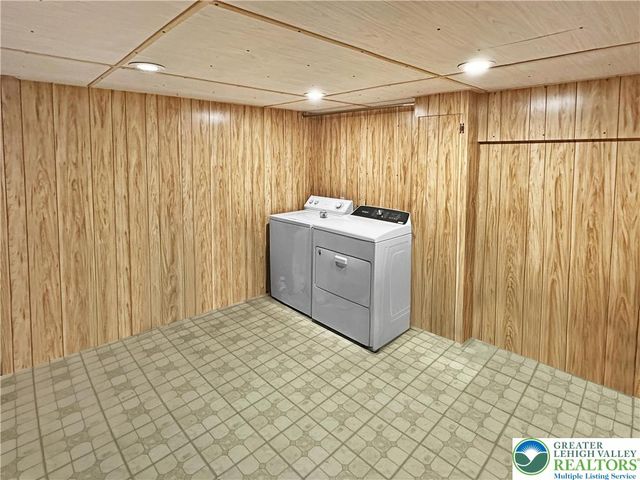 7537 Lake Shore Drive, Tobyhanna Twp, PA 18347