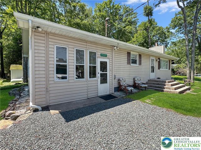 7537 Lake Shore Drive, Tobyhanna Twp, PA 18347