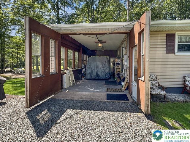 7537 Lake Shore Drive, Tobyhanna Twp, PA 18347