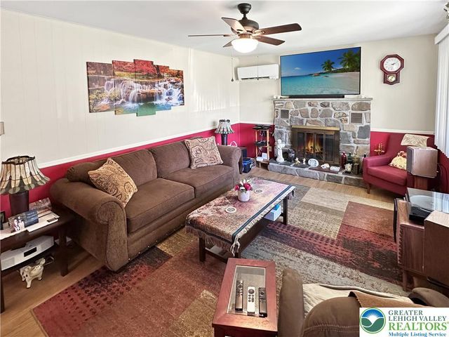 7537 Lake Shore Drive, Tobyhanna Twp, PA 18347