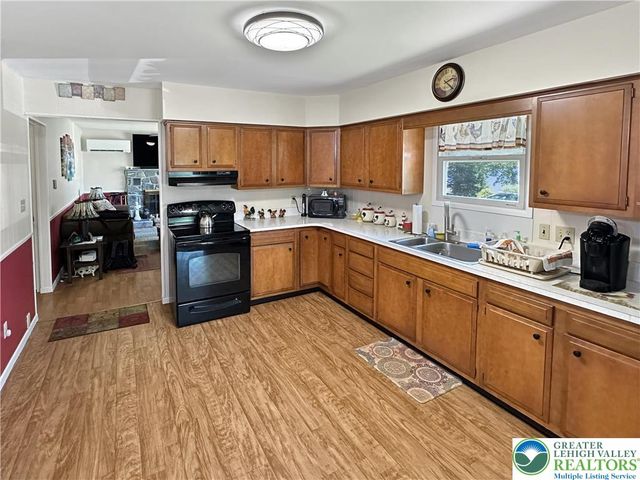 7537 Lake Shore Drive, Tobyhanna Twp, PA 18347