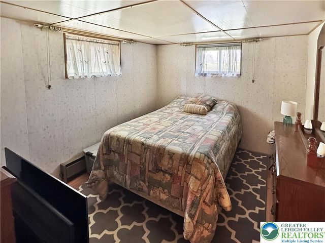 7537 Lake Shore Drive, Tobyhanna Twp, PA 18347