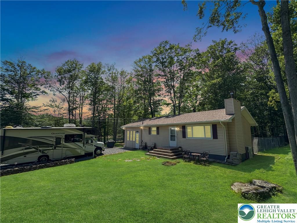 7537 Lake Shore Drive, Tobyhanna Twp, PA 18347