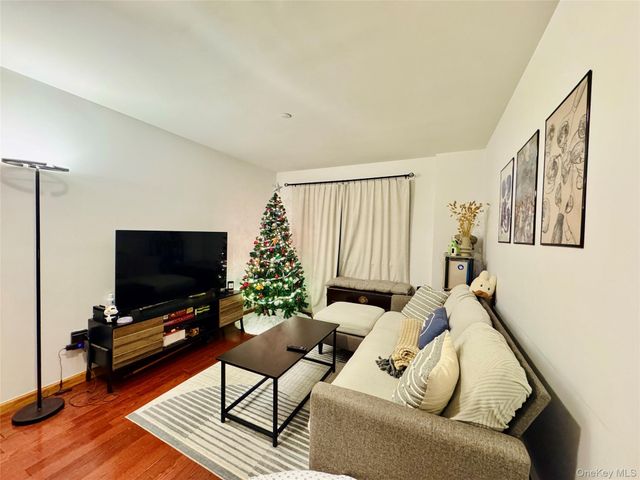 3749 81st Street 3A, Jackson Heights, NY 11372