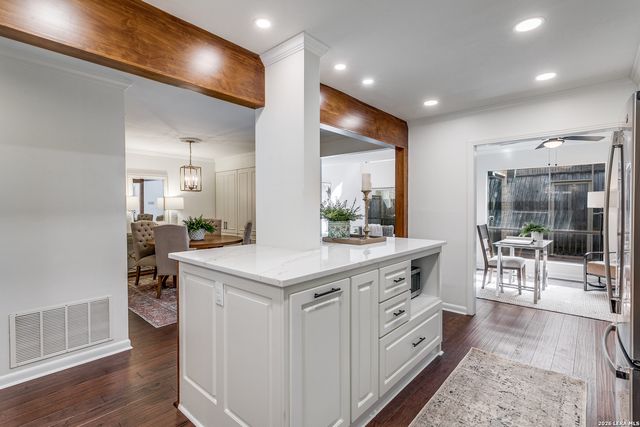 8123 N New Braunfels Ave Apt F, San Antonio, TX 78209