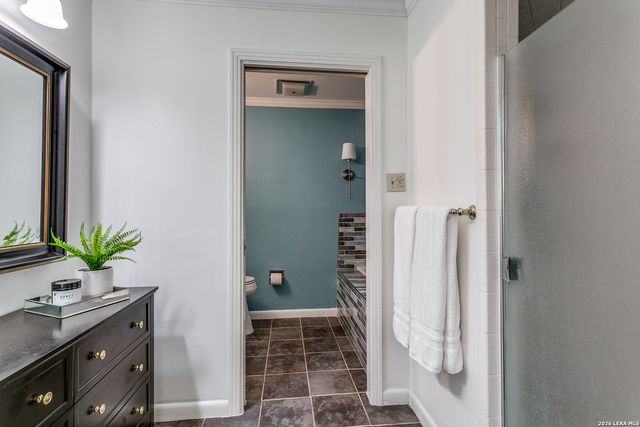 8123 N New Braunfels Ave Apt F, San Antonio, TX 78209