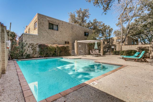 8123 N New Braunfels Ave Apt F, San Antonio, TX 78209