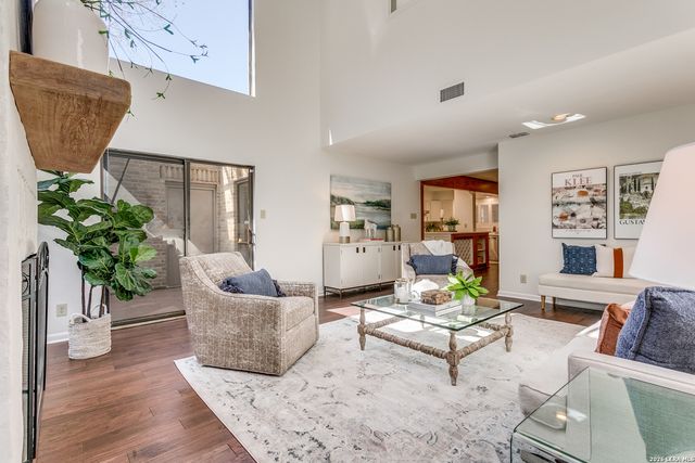 8123 N New Braunfels Ave Apt F, San Antonio, TX 78209