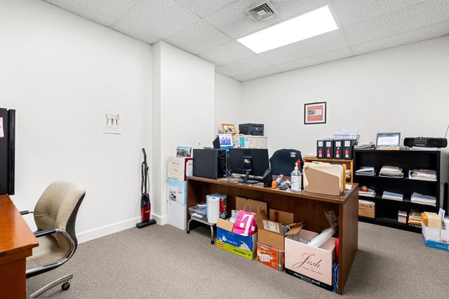 1074 Massachusetts Ave, Arlington, MA 02476
