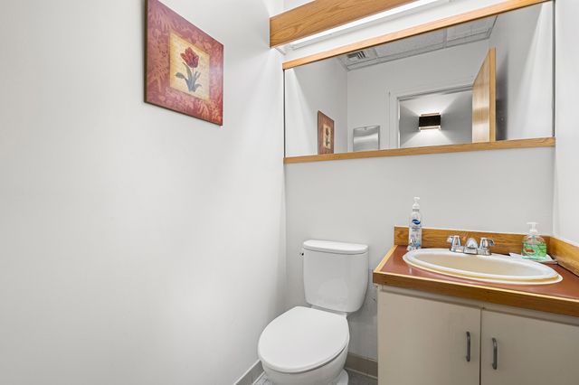 1074 Massachusetts Ave, Arlington, MA 02476