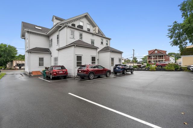1074 Massachusetts Ave, Arlington, MA 02476