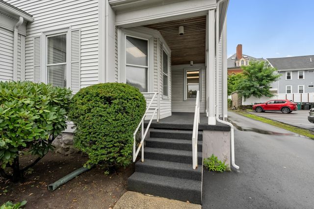 1074 Massachusetts Ave, Arlington, MA 02476