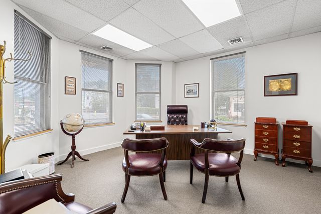 1074 Massachusetts Ave, Arlington, MA 02476