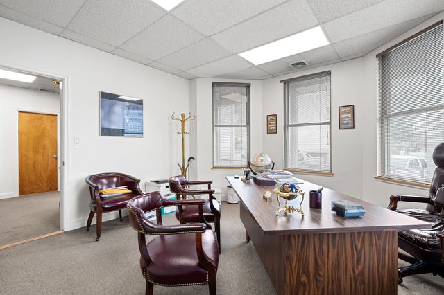 1074 Massachusetts Ave, Arlington, MA 02476
