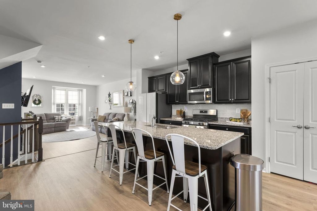 Image 10 of property listing at 1849 WIND GATE RD, Baltimore, MD 21227