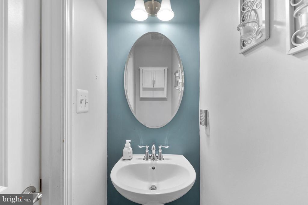 Image 17 of property listing at 1849 WIND GATE RD, Baltimore, MD 21227