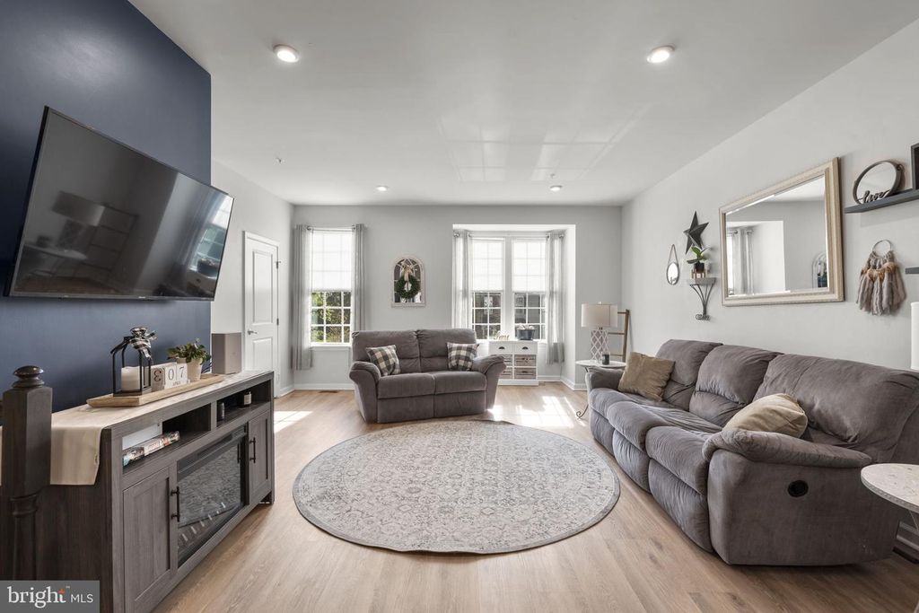 Image 3 of property listing at 1849 WIND GATE RD, Baltimore, MD 21227