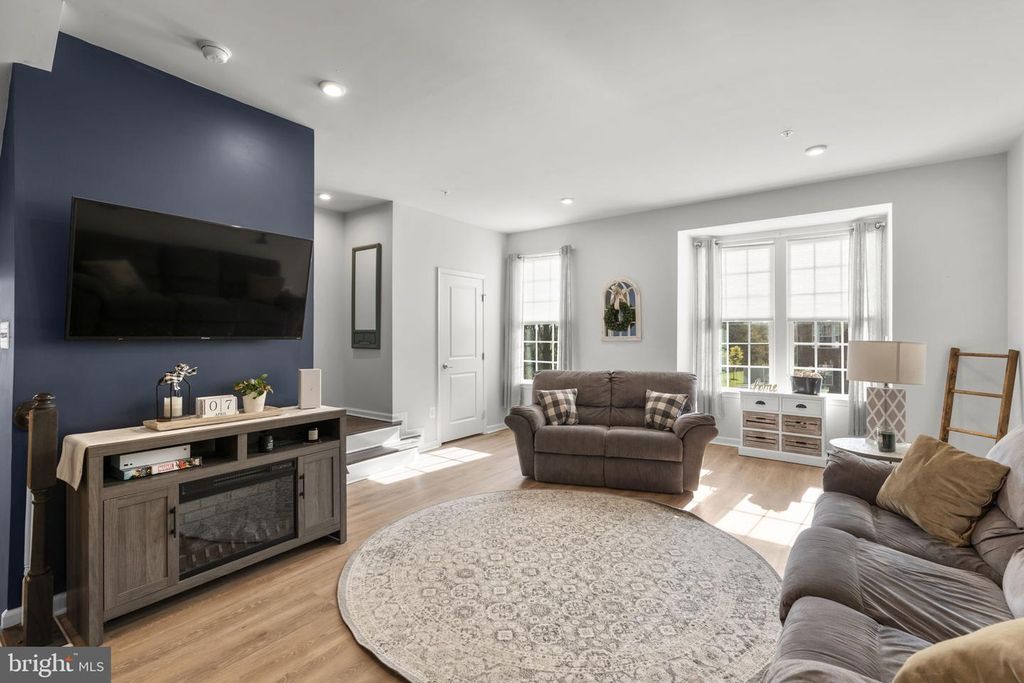 Image 4 of property listing at 1849 WIND GATE RD, Baltimore, MD 21227