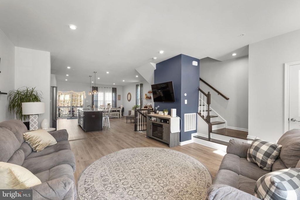 Image 5 of property listing at 1849 WIND GATE RD, Baltimore, MD 21227