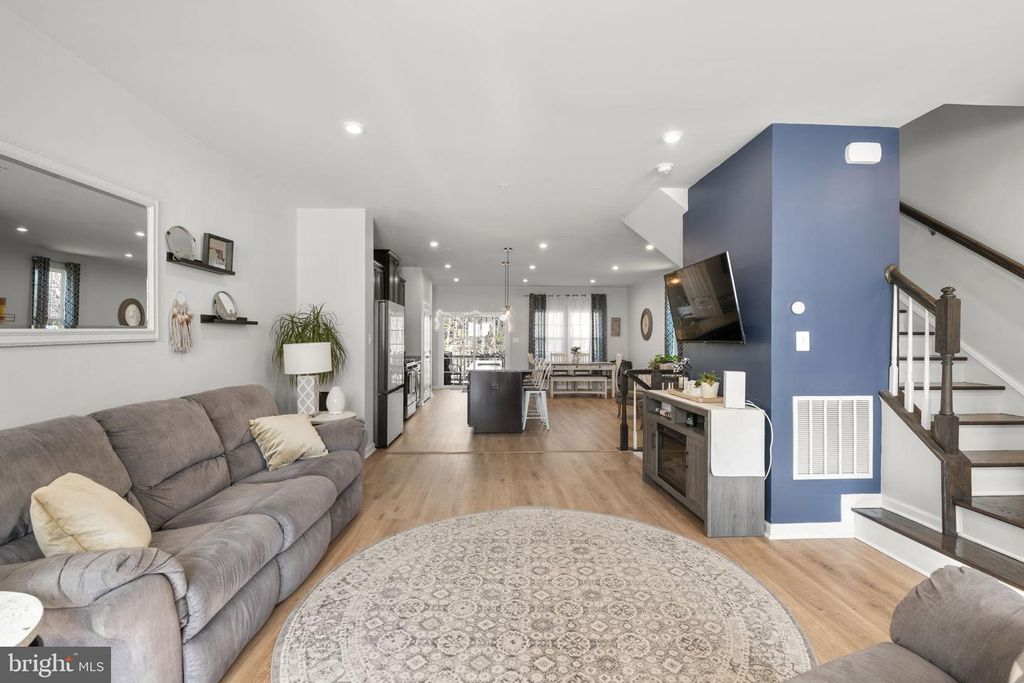 Image 6 of property listing at 1849 WIND GATE RD, Baltimore, MD 21227