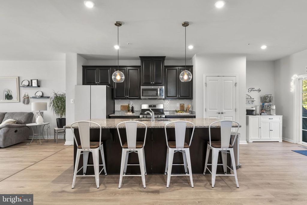 Image 9 of property listing at 1849 WIND GATE RD, Baltimore, MD 21227