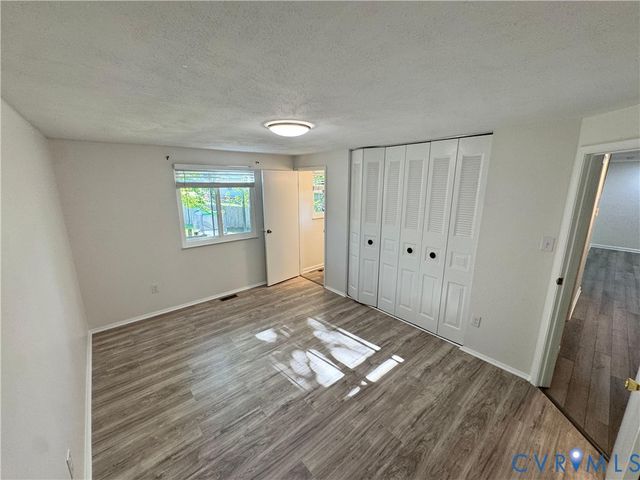 5266 Hallmark Dr, North Chesterfield, VA 23234