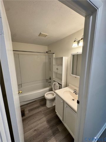 5266 Hallmark Dr, North Chesterfield, VA 23234