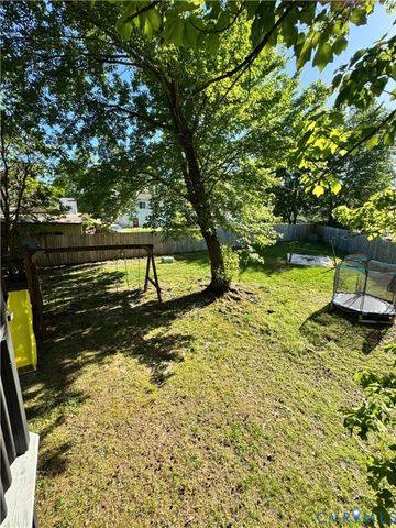 5266 Hallmark Dr, North Chesterfield, VA 23234