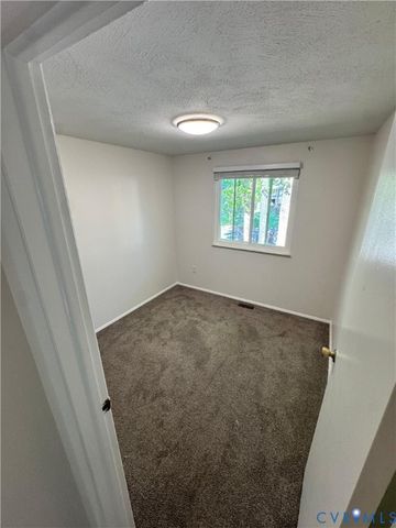 5266 Hallmark Dr, North Chesterfield, VA 23234