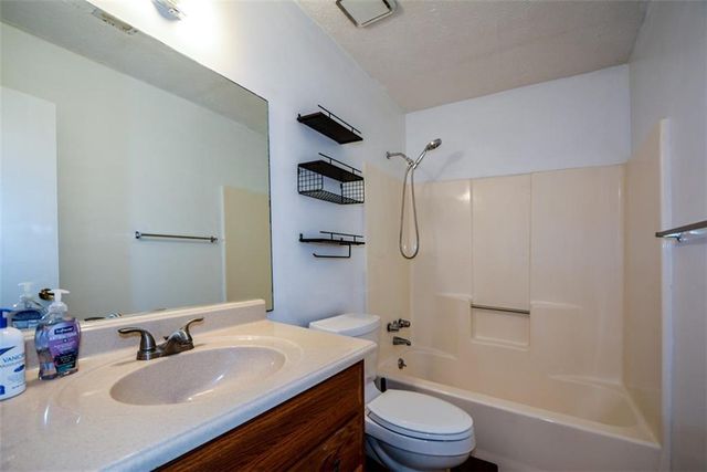 5224 McCarter Station, Stone Mountain, GA 30088