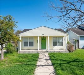 618 Louisiana Ave, Corpus Christi, TX 78404