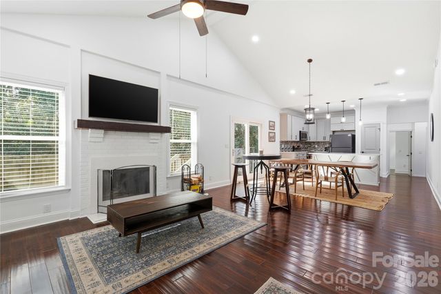 2224 Weyland Avenue, Charlotte, NC 28208