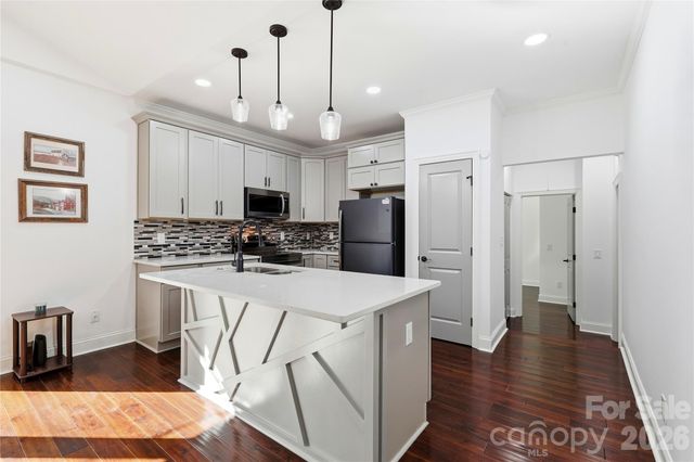 2224 Weyland Avenue, Charlotte, NC 28208