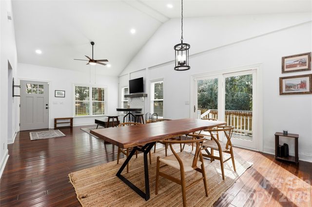 2224 Weyland Avenue, Charlotte, NC 28208