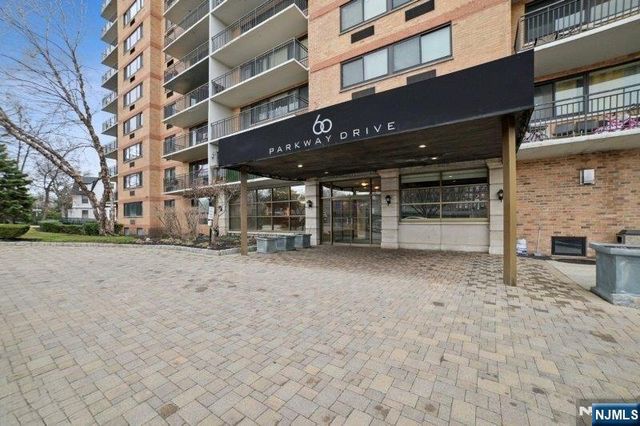 60 Parkway Drive 10G, East Orange, NJ 07017
