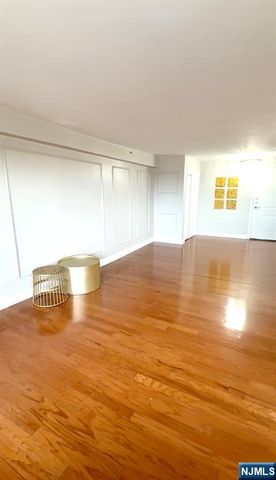 60 Parkway Drive 10G, East Orange, NJ 07017