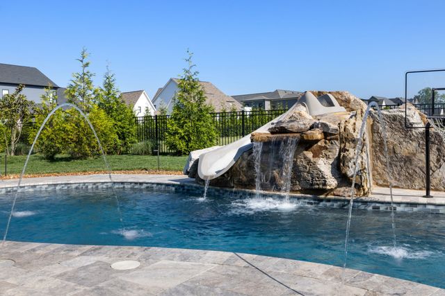 6304 Percheron Ln, Arrington, TN 37014