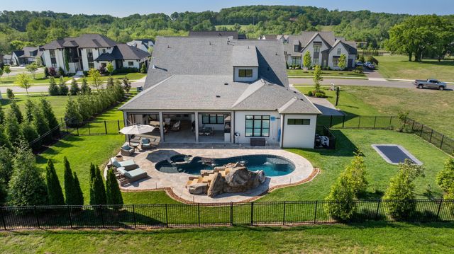 6304 Percheron Ln, Arrington, TN 37014