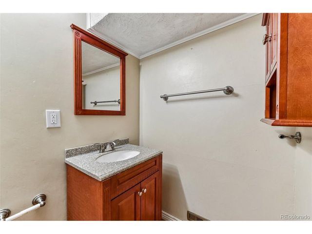 4310 S Dillon St, Aurora, CO 80015